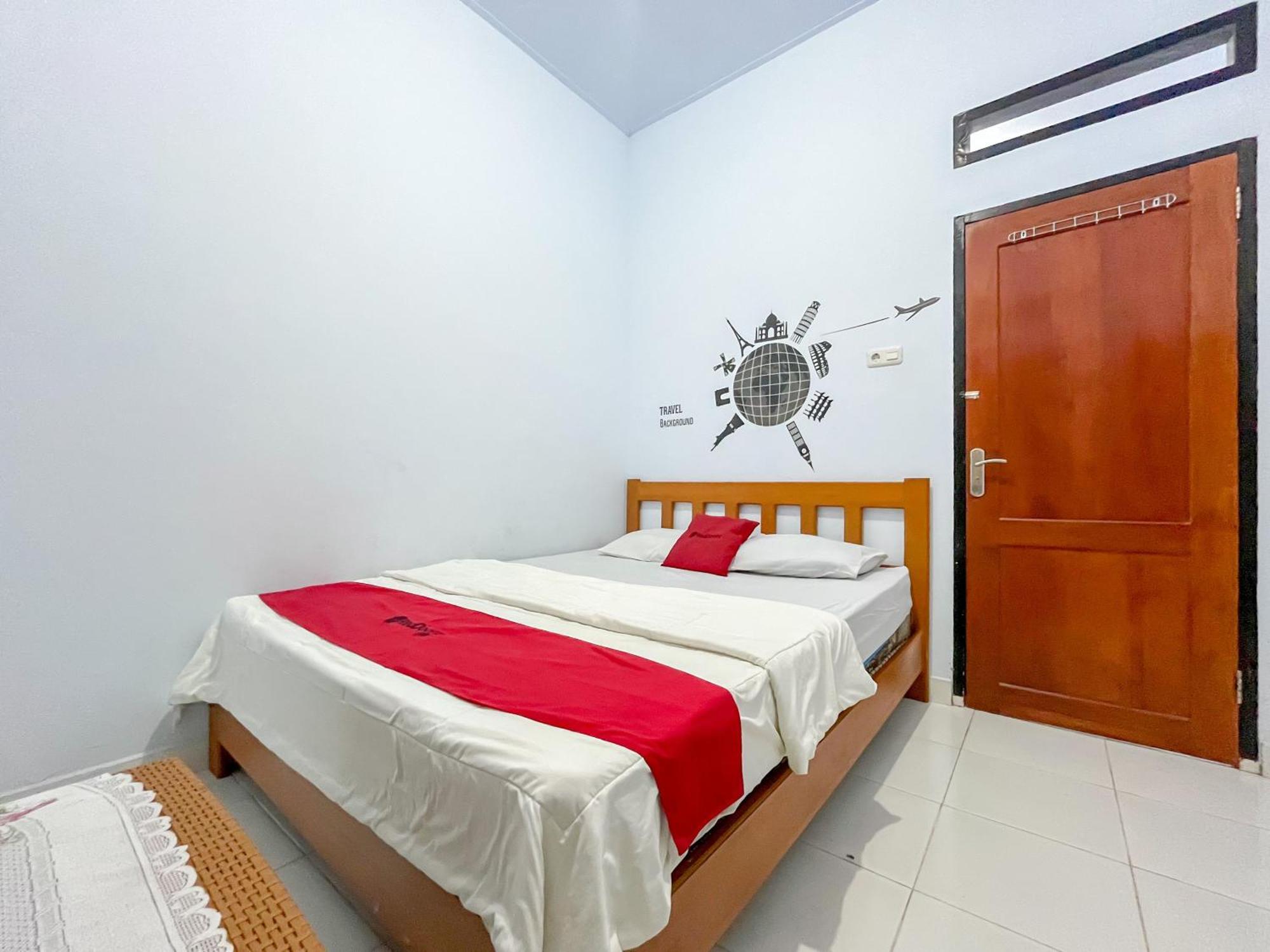 Reddoorz Syariah At Home Ampana Guest House Ampana Kota Ngoại thất bức ảnh