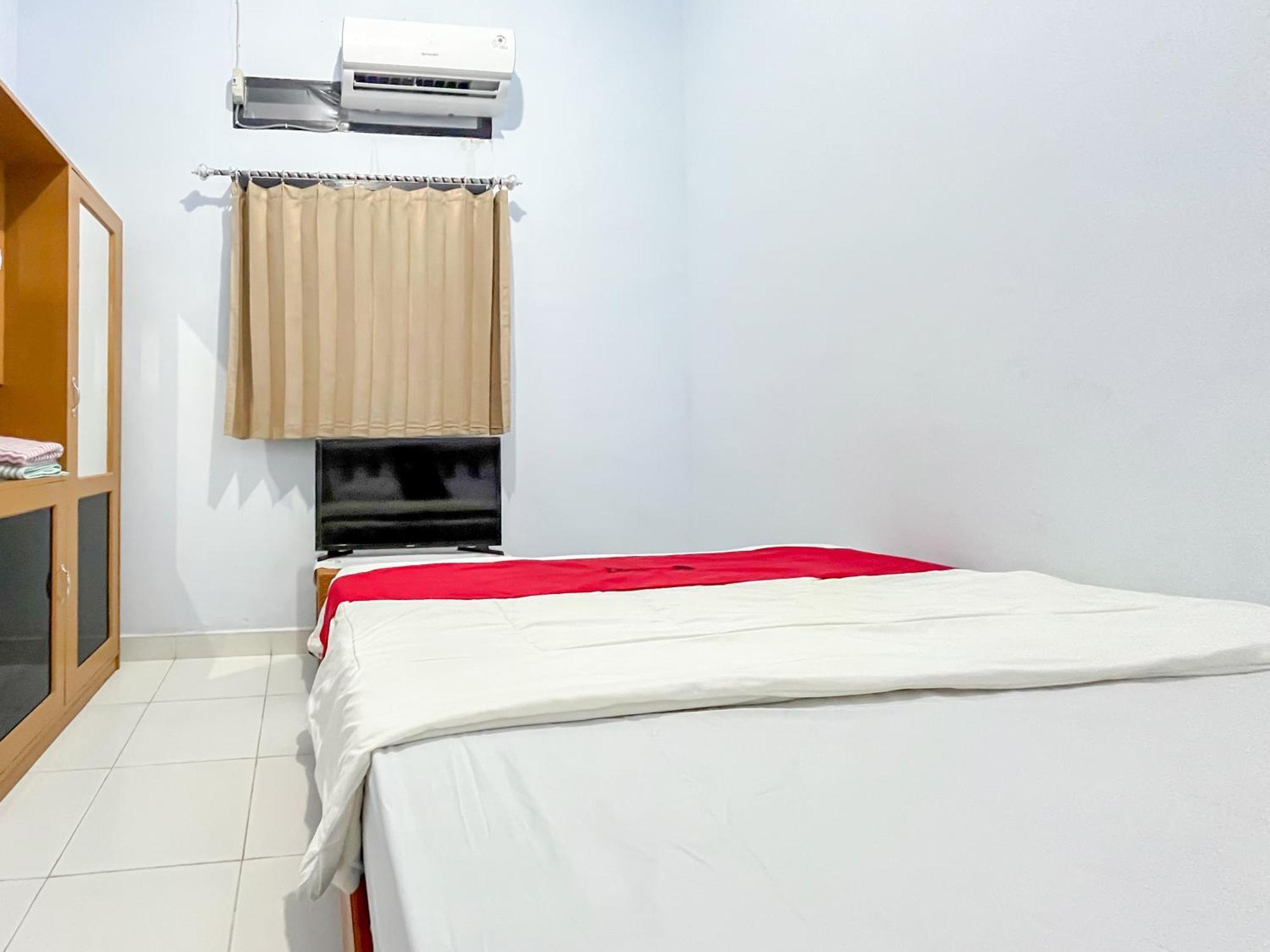 Reddoorz Syariah At Home Ampana Guest House Ampana Kota Ngoại thất bức ảnh