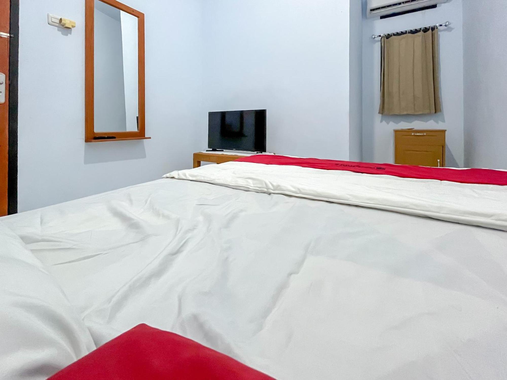 Reddoorz Syariah At Home Ampana Guest House Ampana Kota Ngoại thất bức ảnh