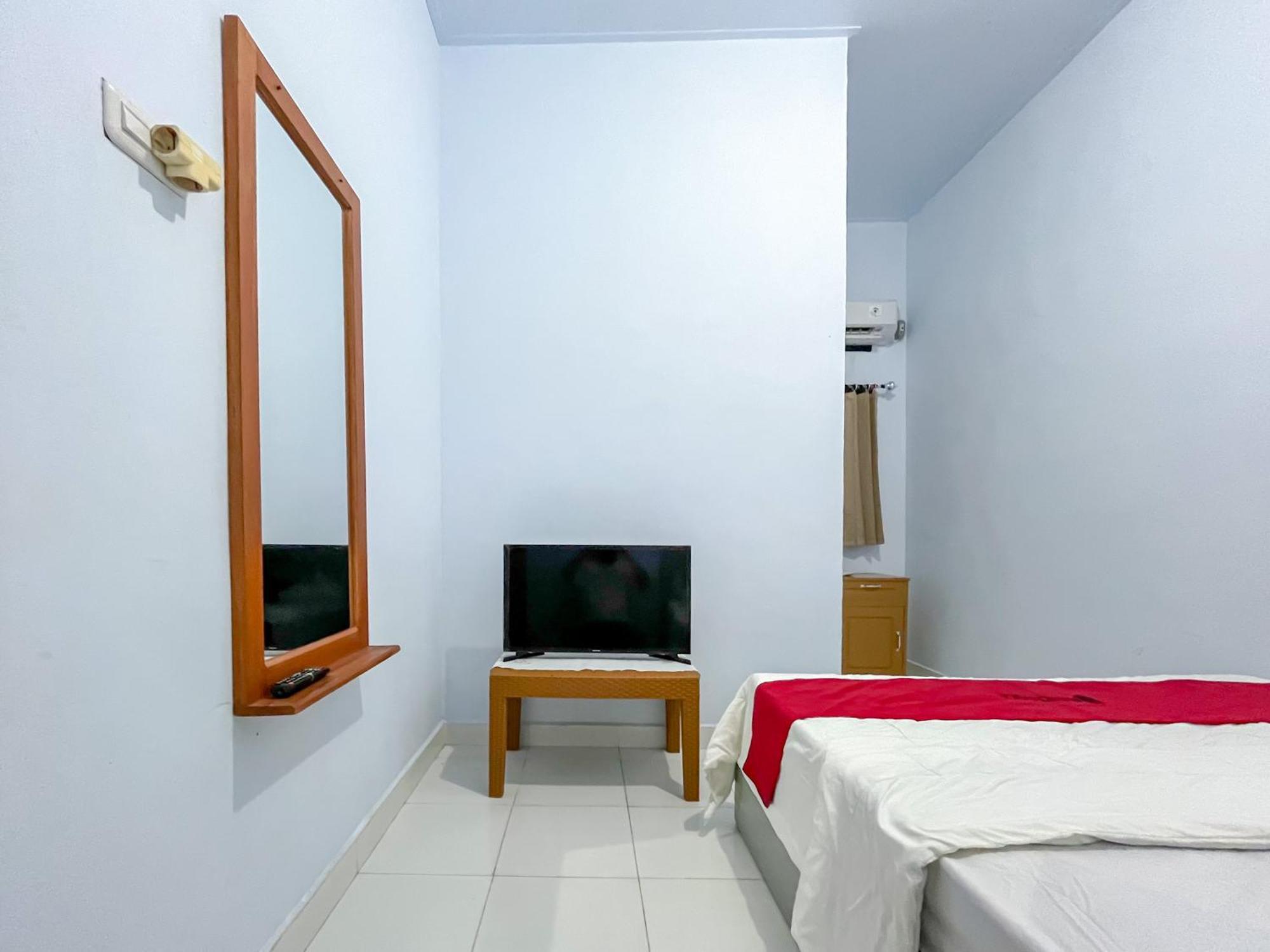Reddoorz Syariah At Home Ampana Guest House Ampana Kota Ngoại thất bức ảnh