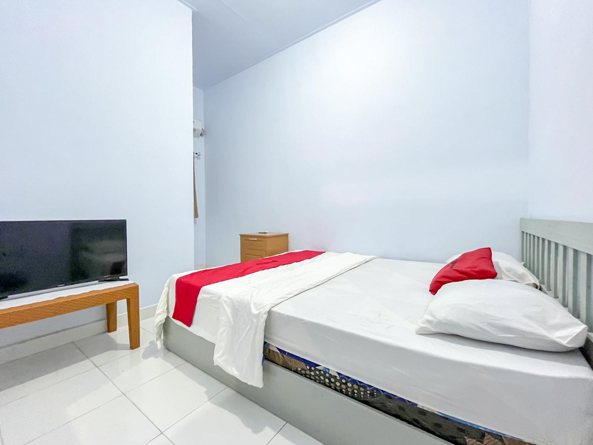 Reddoorz Syariah At Home Ampana Guest House Ampana Kota Ngoại thất bức ảnh