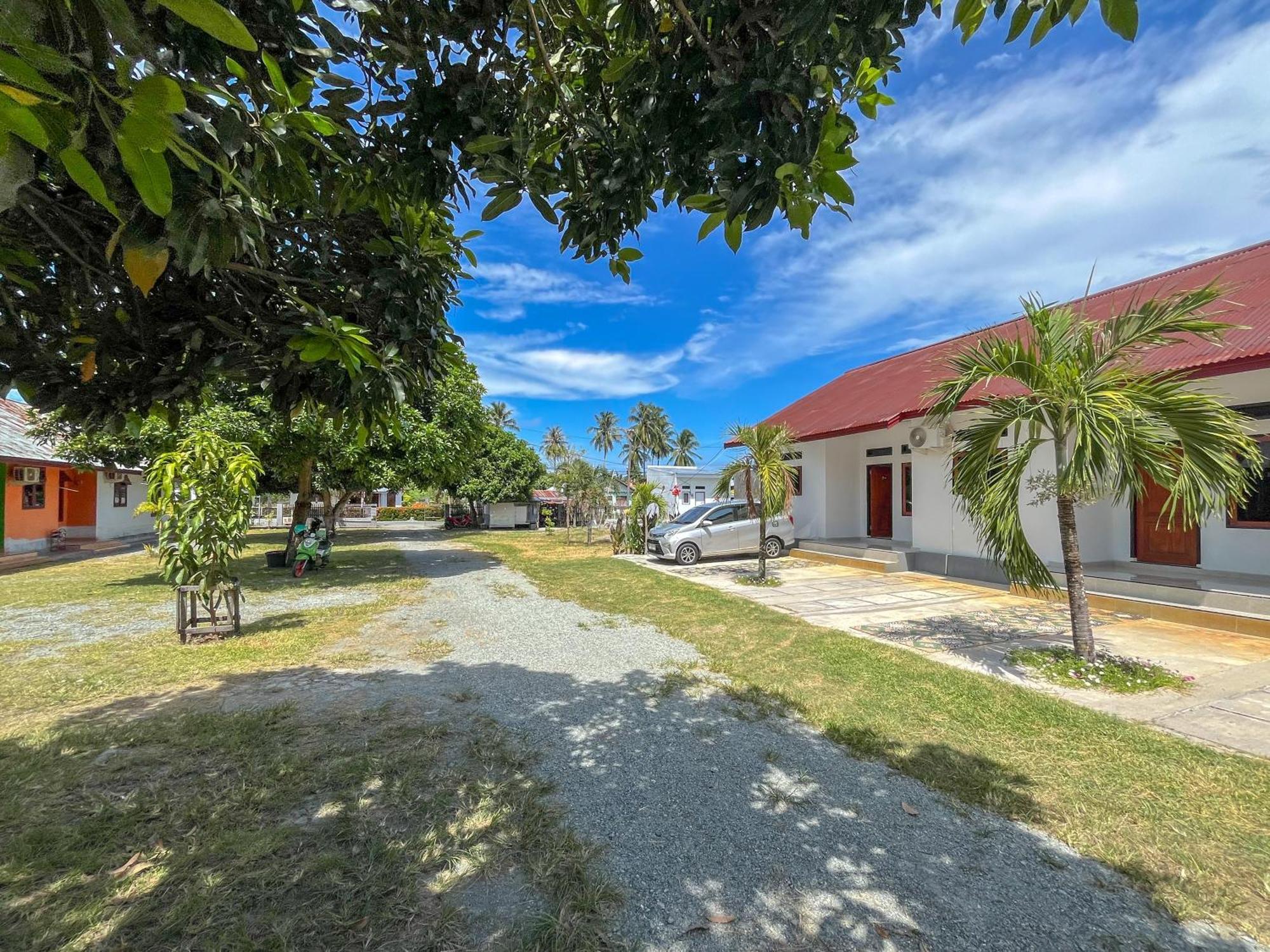 Reddoorz Syariah At Home Ampana Guest House Ampana Kota Ngoại thất bức ảnh