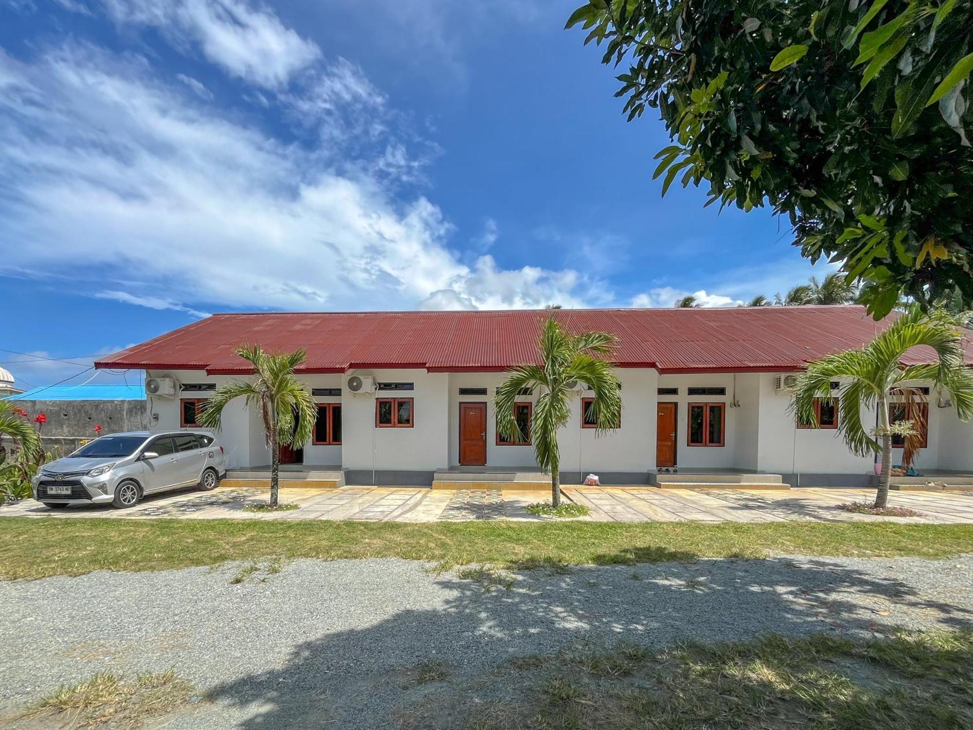 Reddoorz Syariah At Home Ampana Guest House Ampana Kota Ngoại thất bức ảnh